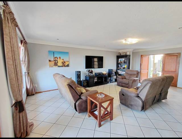 3 BEDROOM FREESTANDING FOR SALE IN BENDOR